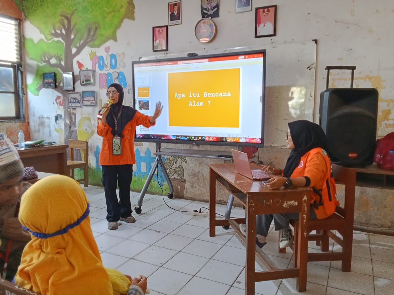 BPBD Karawang dan KATANA Rescue Edukasi Mitigasi Gempa Bumi kepada 230 Siswa SD Negeri 1 Dawuan Timur